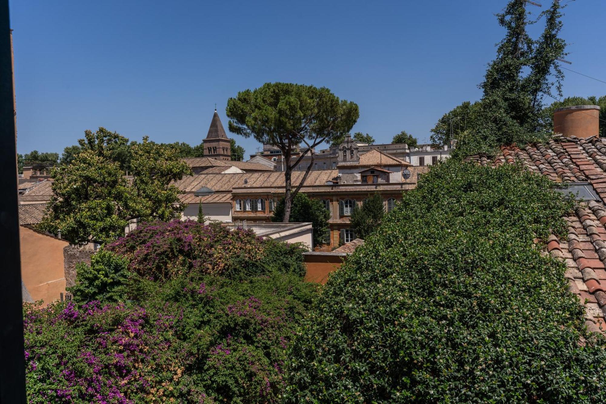 Cisterna 8 * Rome